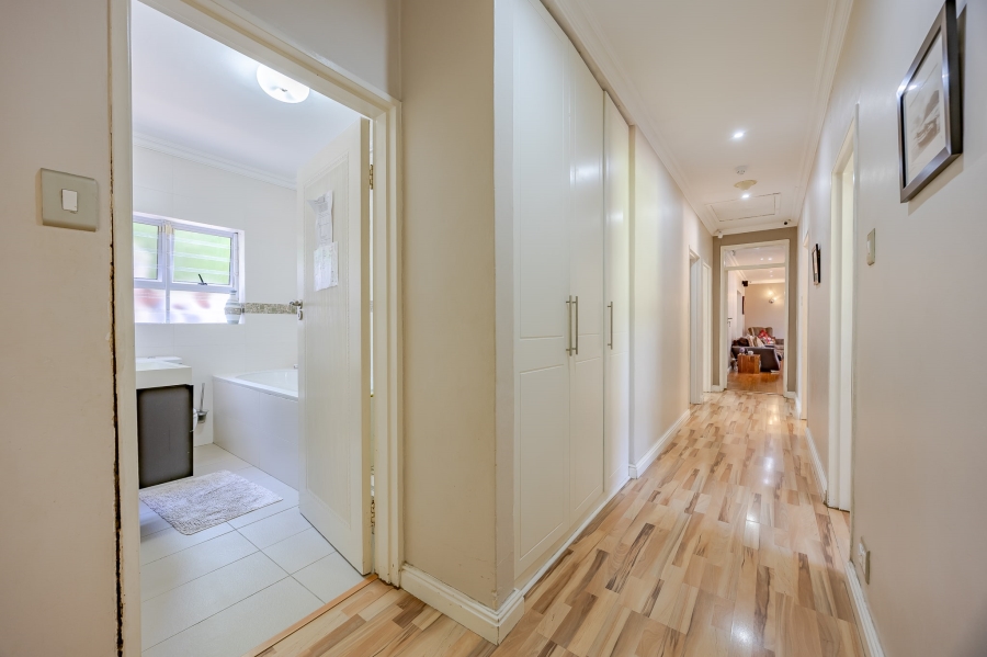 5 Bedroom Property for Sale in Kenilworth Upper Western Cape